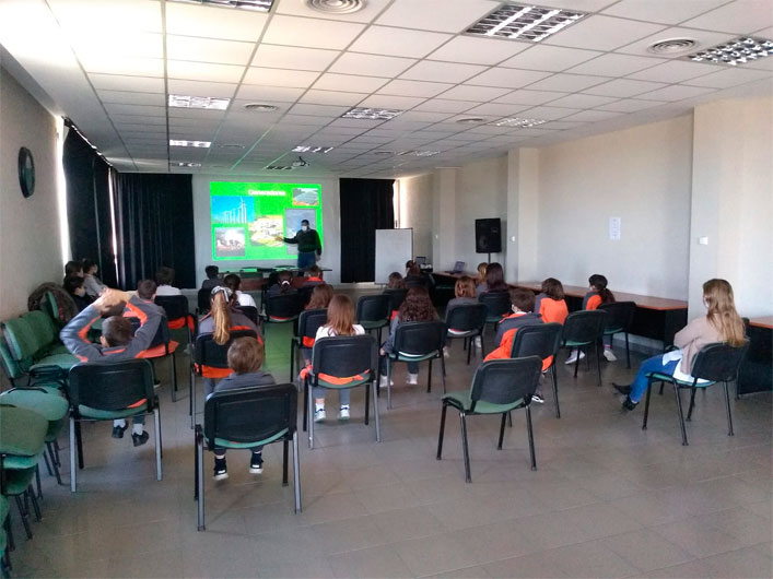 Visita de alumnos del Colegio Aprenderes