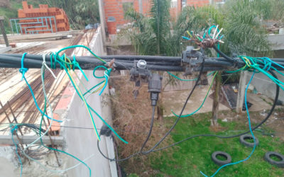 Nuevo operativo en la toma de Movediza: alerta sobre el grave riesgo eléctrico