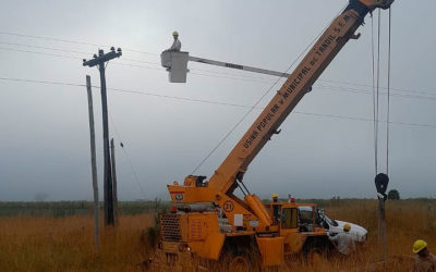 Cambio de postes de madera por columnas de hormigón en el acceso a la VI Brigada